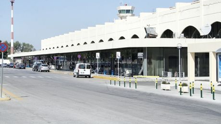 Οκτώ συλλήψεις για πλαστογραφία στο αεροδρόμιο Ρόδου