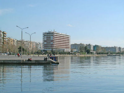 Μυστήριο με πτώμα σε παραλία της Θεσσαλονίκης