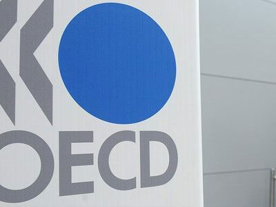 ΟΟΣΑ: Υποβαθμίζει τις εκτιμήσεις για την παγκόσμια ανάπτυξη