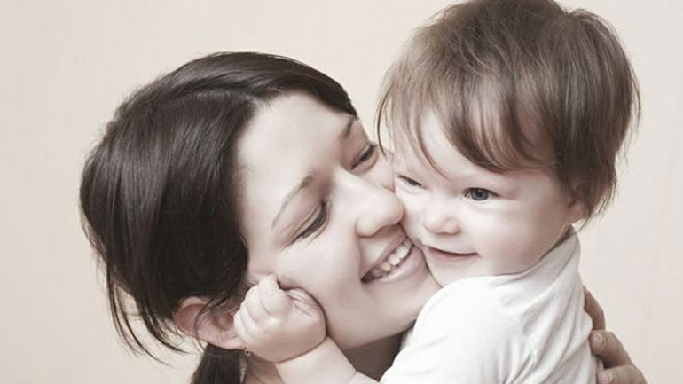 Τι να κάνετε όταν το μωρό δεν ηρεμεί στην αγκαλιά της μαμάς