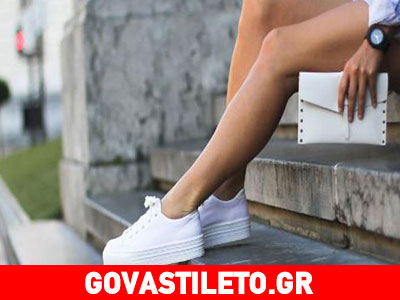 Λευκά sneakers: Το γυναικείο παπούτσι που πάει με όλα!