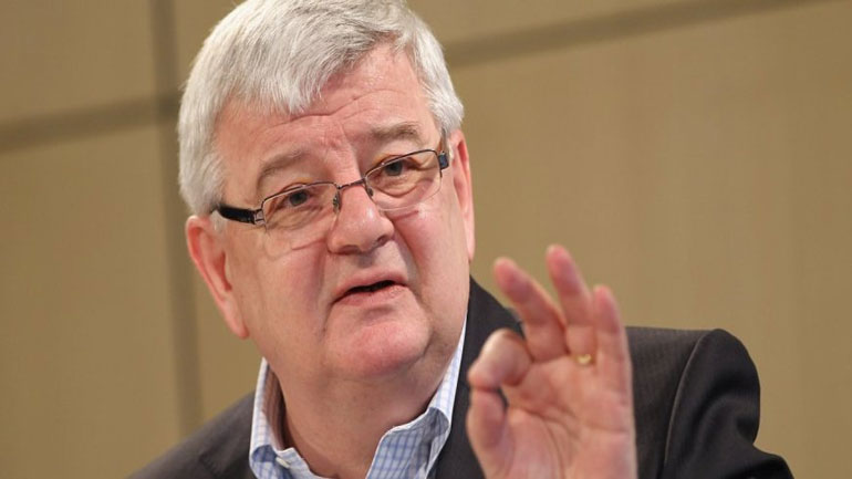 Γιόσκα Φίσερ: «Η διπλή τραγωδία της Ελλάδας»