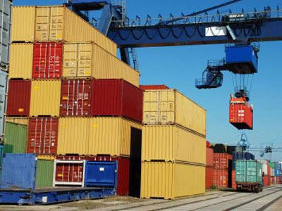 Μειώθηκαν οι εξαγωγές τον Αύγουστο