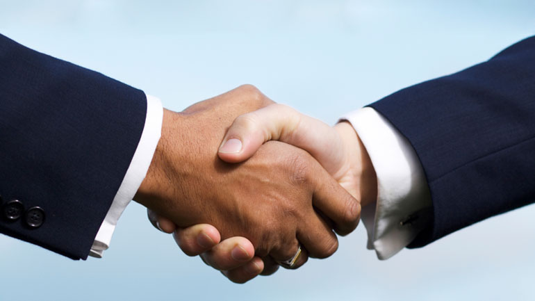 Η αδύναμη χειραψία μπορεί να δείξει προβλήματα υγείας