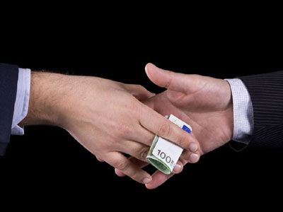 Συνελήφθη δημοτικός υπάλληλος για δωροδοκία και εκβιασμό