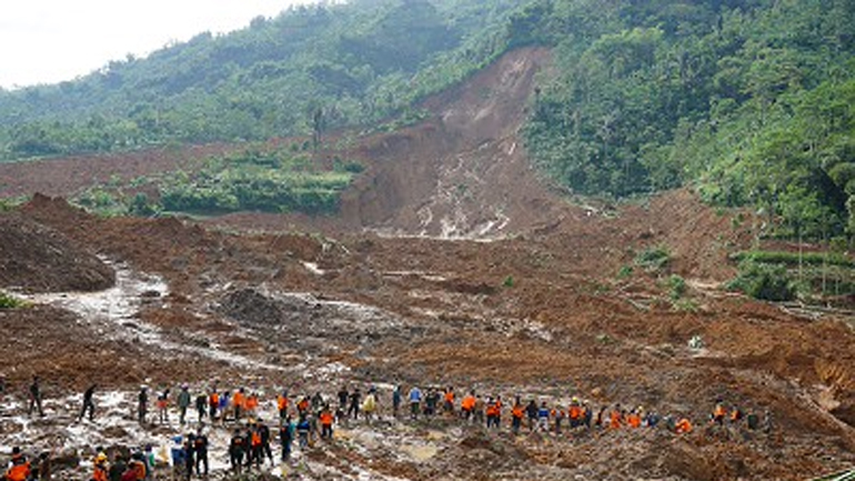 Μιανμάρ: Τουλάχιστον 17 νεκροί από κατολίσθηση