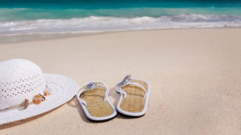 Πώς οι σαγιονάρες καταστρέφουν τα πόδια