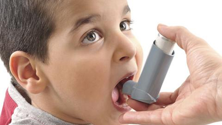 Τα κορτικοστεροειδή για το άσθμα «φρενάρουν» τη σωματική ανάπτυξη των παιδιών