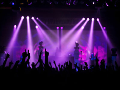 Σωρεία παραβάσεων σε κέντρο διασκέδασης στην Αθήνα