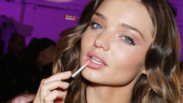 DIY: Μετατρέψτε τη σκιά σας σε… lip gloss!