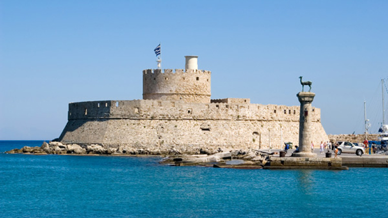 Περίπου 70.000 επισκέπτες αναμένονται στη Ρόδο τους επόμενους μήνες