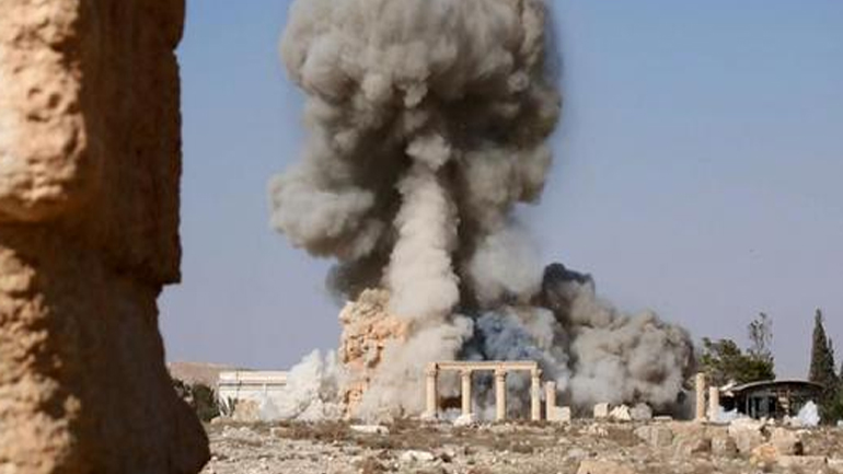 Κλιμακώνει τις επιδρομές στην Παλμύρα η συριακή αεροπορία