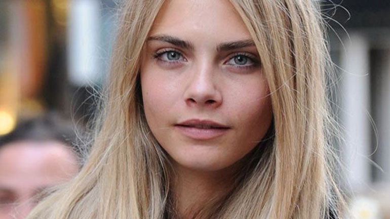 Cara Delevingne: Μάθετε ποιο είναι το μυστικό της για λαμπερό δέρμα!