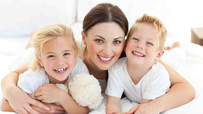 Τι κάνουν διαφορετικά οι αισιόδοξες μαμάδες