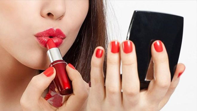 Γιατί σε καιρούς κρίσης οι πωλήσεις κραγιόν αυξάνονται;