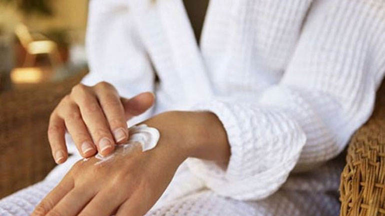 DIY: Σπιτική κρέμα χεριών για να απαλλαγείς από εκζέματα και φλεγμονές