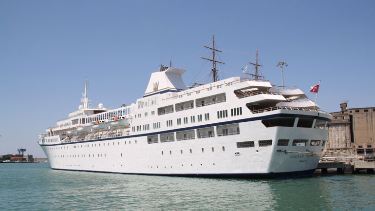 Στο λιμάνι του Βόλου το «Aegean Odyssey»