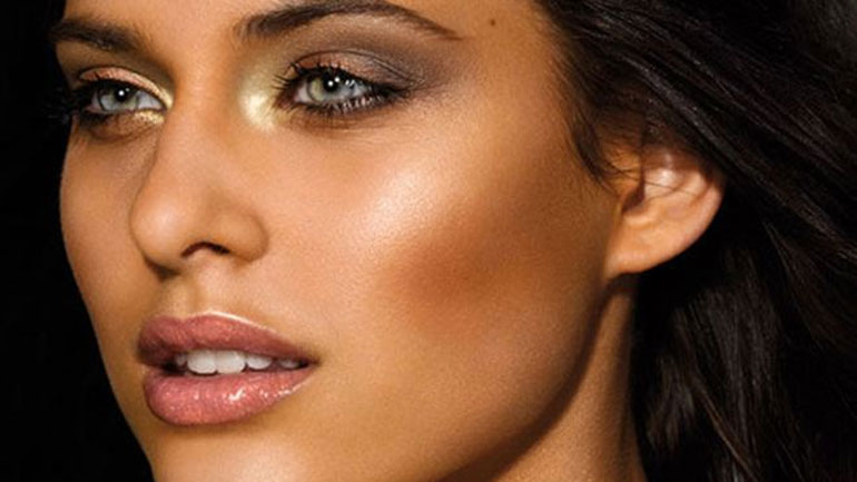 Κάνε το πρόσωπό σου να δείχνει πιο αδύνατο!