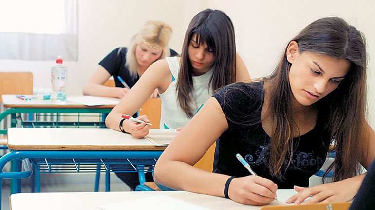 Ομαλά εξελίσσονται οι πανελλήνιες εξετάσεις στην Πελοπόννησο