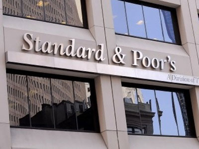 Μόσχα: Πολιτικά υποκινούμενη η υποβάθμιση της S&P