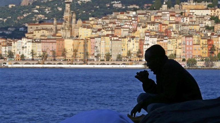 Αντίθετοι οι περισσότεροι Γάλλοι με τη χαλάρωση των κανονισμών χορήγησης ασύλου