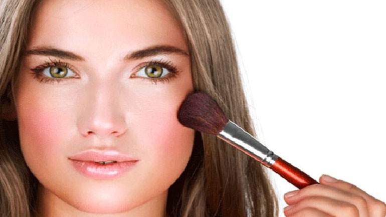 Δείτε τα χρώματα των ρουζ που είναι φέτος στη μόδα!