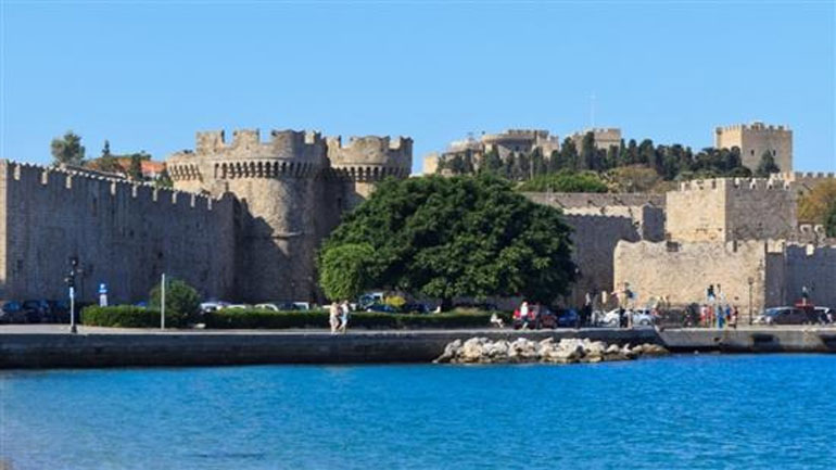 Αυξημένη η τουριστική κίνηση στη Ρόδο