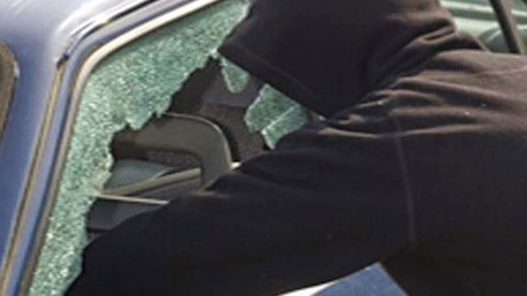 Εξάρχεια: Είχε κάνει «επάγγελμα» τις διαρρήξεις Ι.Χ.