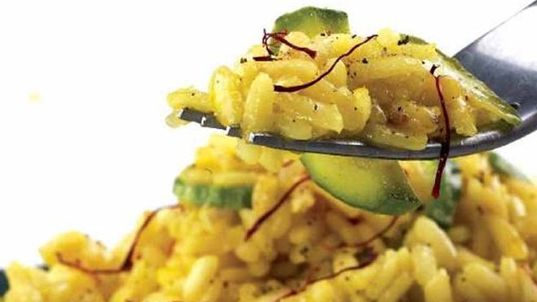 Ριζότο με σαφράν και κολοκυθάκια