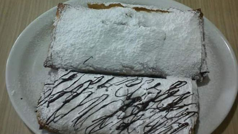 Η πιο εύκολη και νόστιμη συνταγή για μπουγάτσα