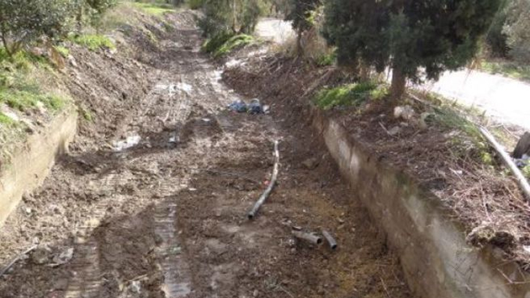 Εργασίες καθαρισμού ρεμάτων στα Χανιά