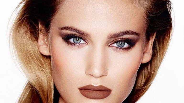 Χείλη σαν σοκολάτα: Καφέ κραγιόν το must have του χειμώνα