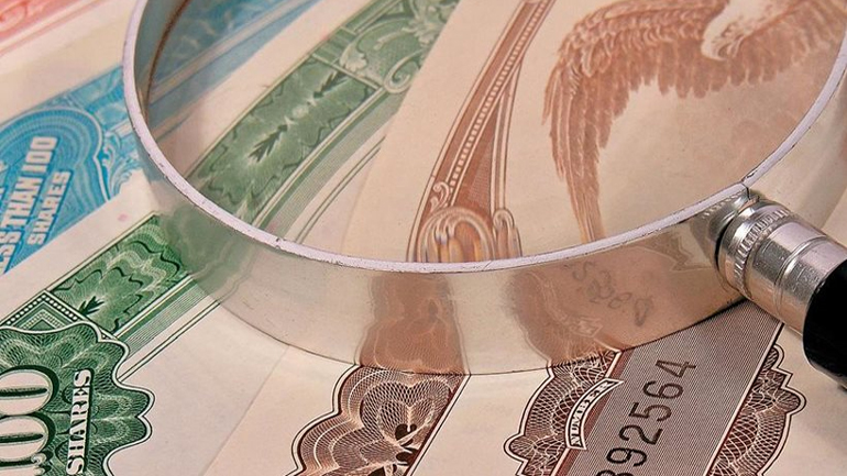 Μειώθηκαν οι αποδόσεις των ελληνικών ομολόγων