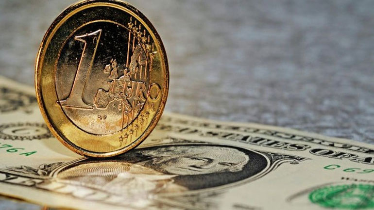 Άνοδο καταγράφει το ευρώ