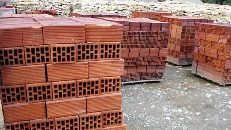 Μειώθηκαν οι τιμές των οικοδομικών υλικών τον Αύγουστο