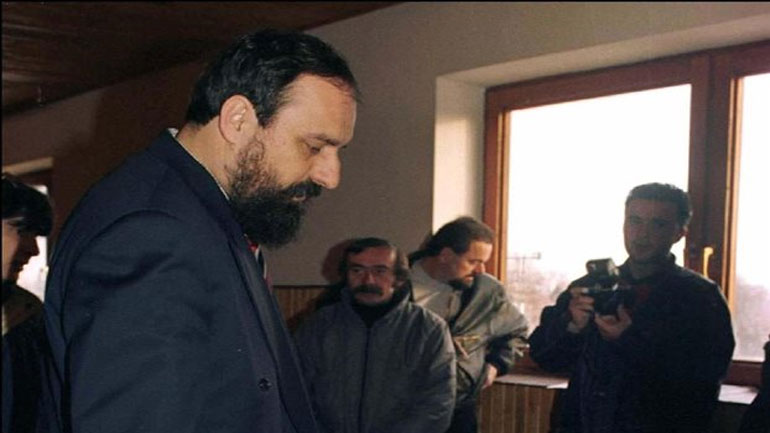 Το βράδυ στη Σερβία ο κατηγορούμενος για εγκλήματα πολέμου Γκ. Χάτζιτς