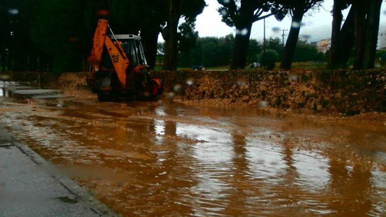 Πλημμύρες από την καταιγίδα στο Γύθειο