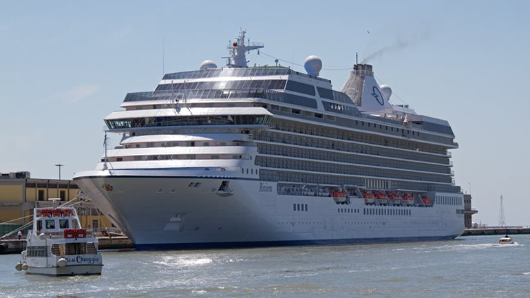 Στο λιμάνι της Θεσσαλονίκης το κρουαζιερόπλοιο «Riviera»