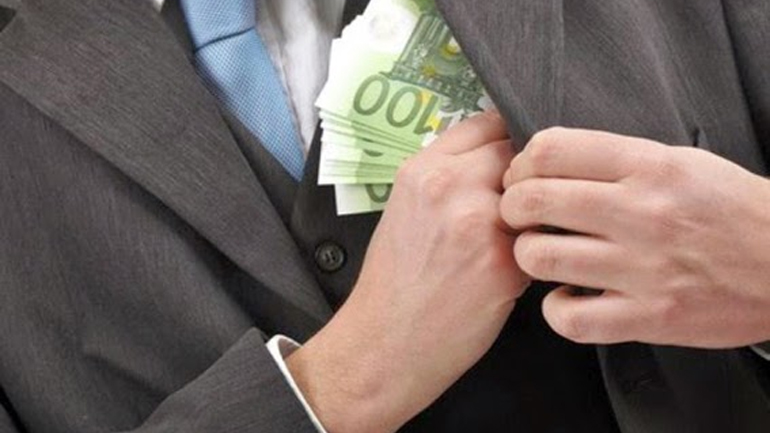 Πρέβεζα: Εξαπατούσε επιχειρηματίες παριστάνοντας τον υπάλληλο του δήμου