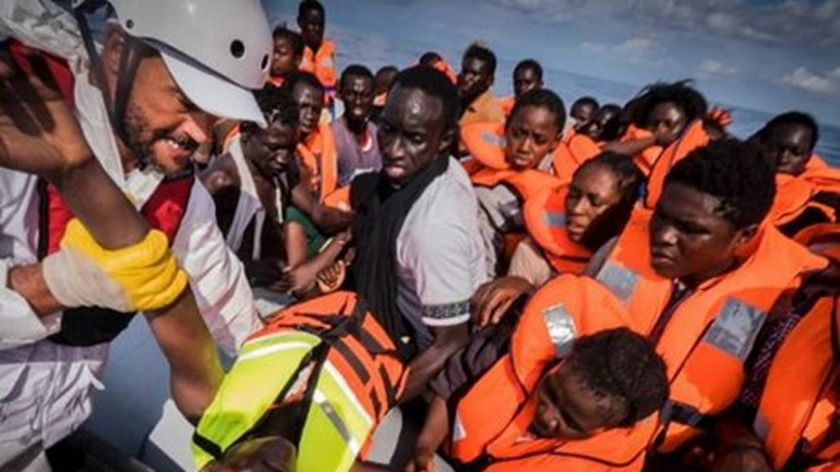 Διάσωση 523 μεταναστών στα ανοικτά της Λιβύης