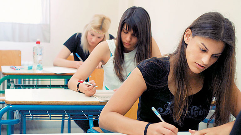 Με μαθήματα κατεύθυνσης συνεχίζονται οι Πανελλαδικές