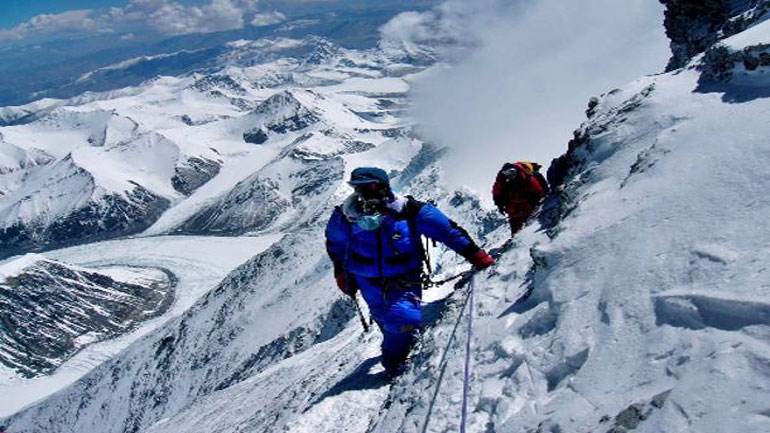 Ξεκινούν εκ νέου οι ορειβατικές αποστολές στο Έβερεστ