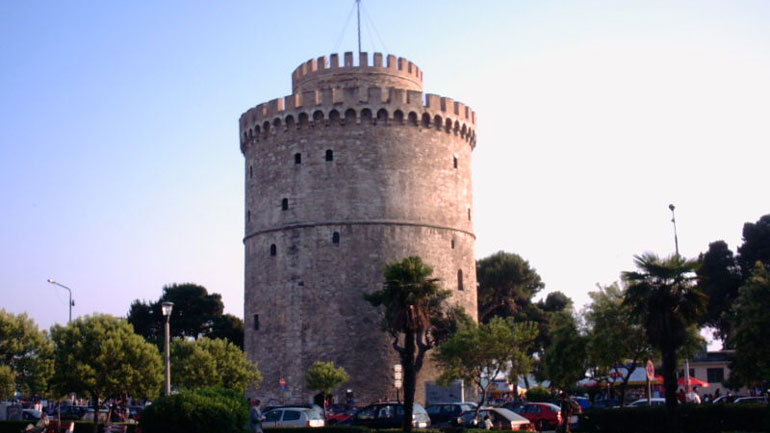 Θεσσαλονίκη: Πράσινο φως για τη συντήρηση σχολείων και πεζοδρομίων