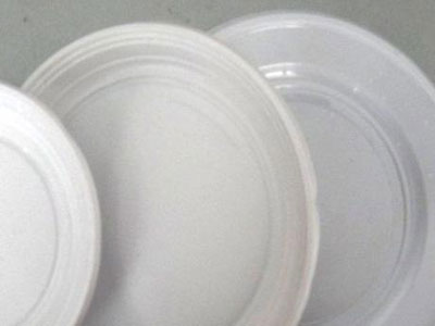 Ανάκληση πλαστικών πιάτων από τον ΕΦΕΤ