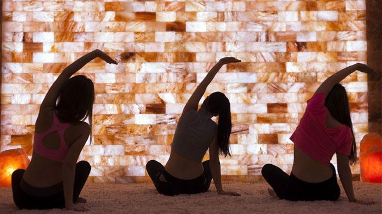 Γιόγκα αλατιού: Η νέα τάση στη γυμναστική