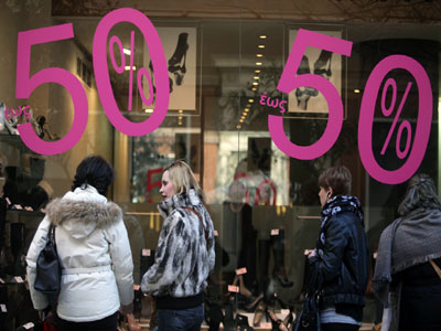 Ξεκινούν τη Δευτέρα οι χειμερινές εκπτώσεις