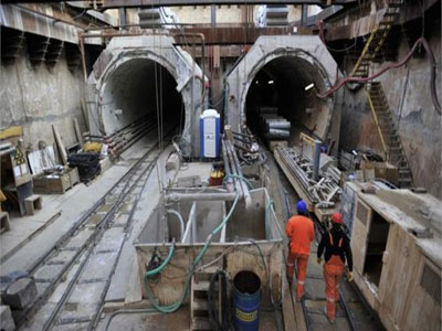 Θεσσαλονίκη: Παγώνουν προσωρινά οι ομαδικές απολύσεις στο μετρό