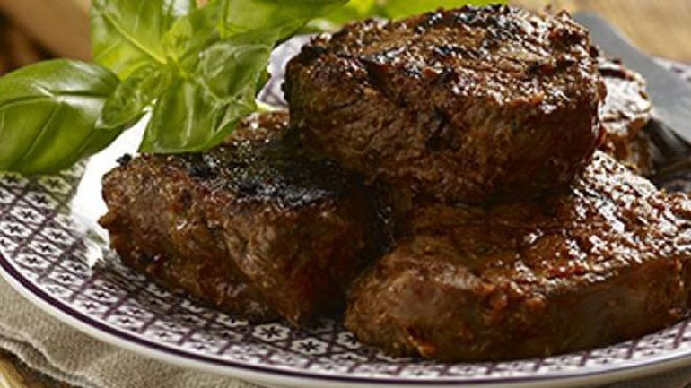 Νόστιμες μπριζόλες σε μαρινάδα λιαστής ντομάτας