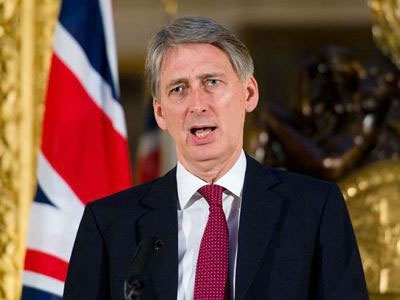 Καταδικάζει τις δολοφονίες των δύο ομήρων στην Υεμένη ο Βρετανός ΥΠΕΞ