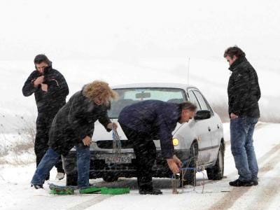 Β. Ελλάδα: Προβλήματα στο οδικό δίκτυο – Πού χρειάζονται αλυσίδες